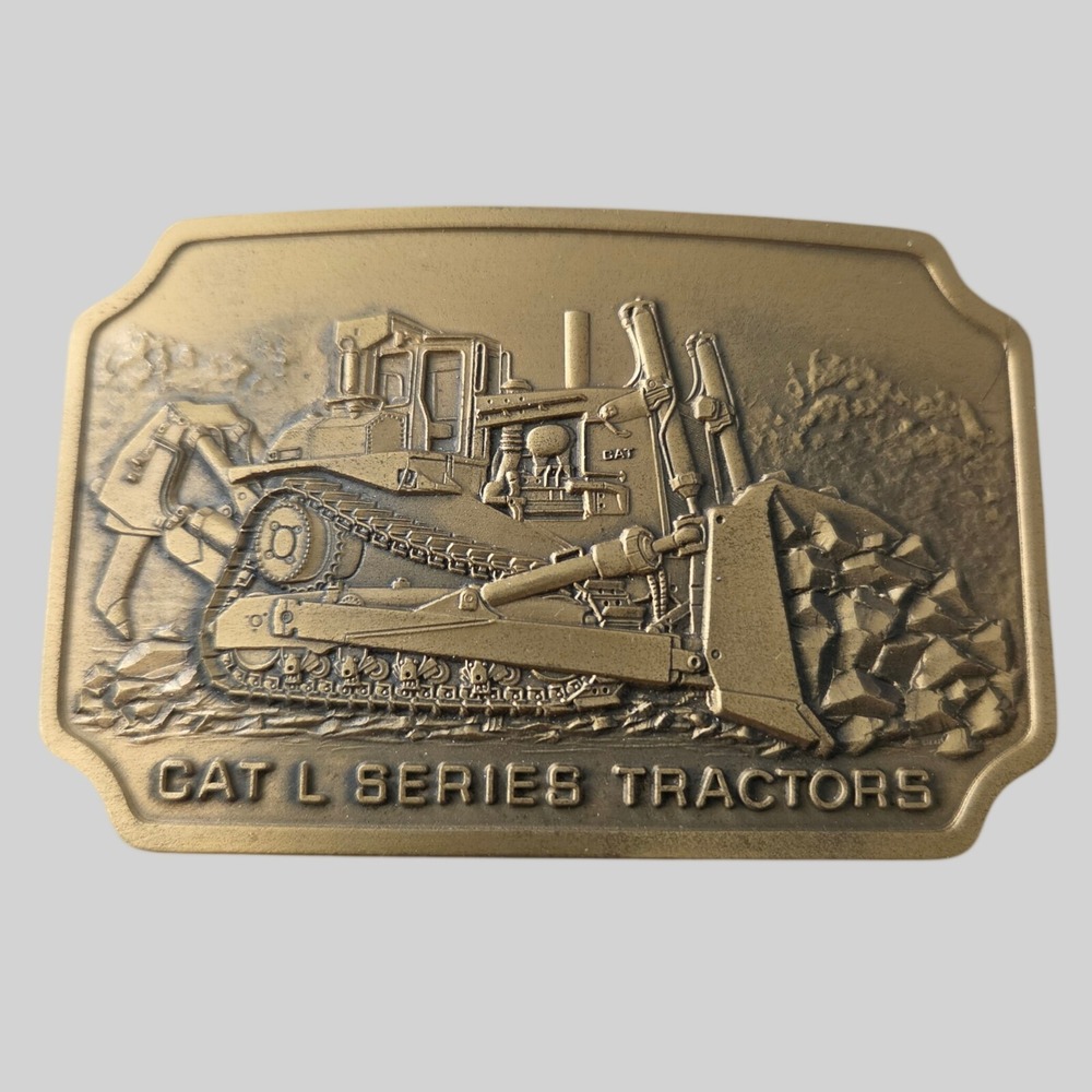 Vintage 1982 Caterpillar CAT L Series Tractors Belt Buckle Heavy Equipment 1982